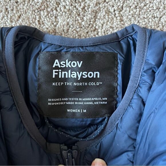 Askov Finlayson Women’s Medium Puffer Vest. - Picture 4 of 12